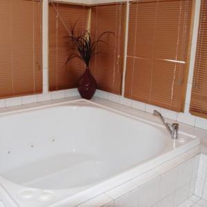 Square Bear Apartment ดินเนอร์ เพลน ภายนอก รูปภาพ